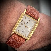 omega vintage 1947 square gold 18ct mecanichal ref cal r17 8 1