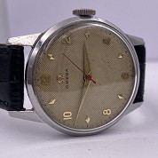 omega vintage 1952 diamond shape indexes mechanichal honeycomb dial cal 283 ref 2496 10 2