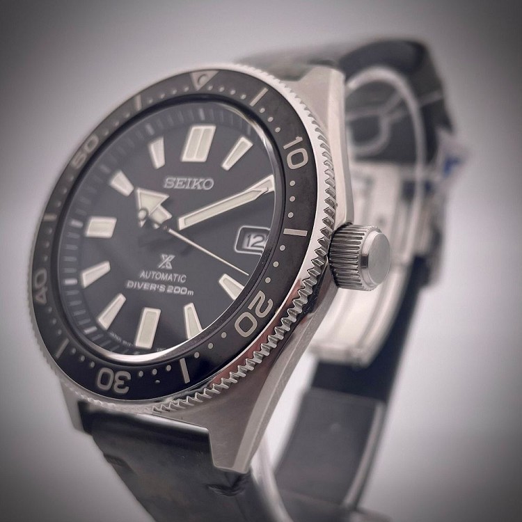 SEIKO modern diver 200 m auto 42 mm ref 6R15-03W0